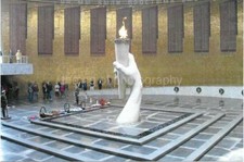 FOUND RUSSIA PHOTOGRAPH Color PUBLIC ART Original Snapshot VINTAGE 01 32 I