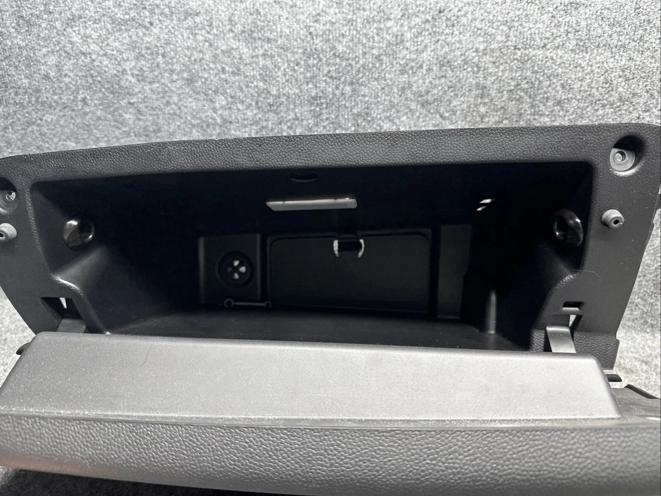 2014-2017 OEM MINI COOPER TABLERO DELANTERO COMPARTIMENTO DE ALMACENAMIENTO GUANTERA MONTAJE Foto 3 de 4