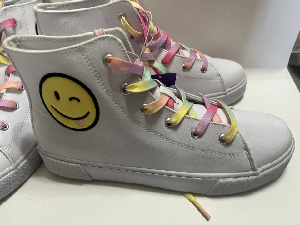 Sugar & Jade Girl's Happy Winky Face Hi Top Canvas Sneakers White Size 6.    163 - Image 2 of 4