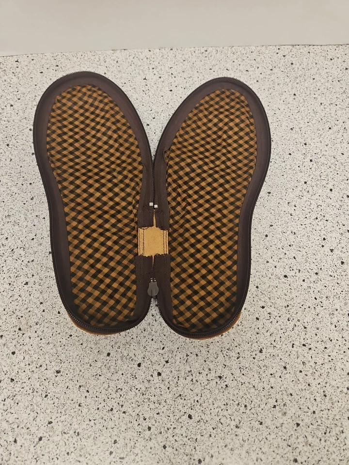 Estuche para pantuflas de viaje de cuero marrón Crockett & Jones, talla 7 del Reino Unido (Y) Foto 4 de 4