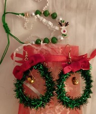 Christmas Jewelry Set Green/red Wreath earrings  Matching Adjustable Bracelet