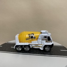 Miscelatore cemento collezione Hero City 2002 Matchbox #22 canna gialla e bianca quasi nuovo