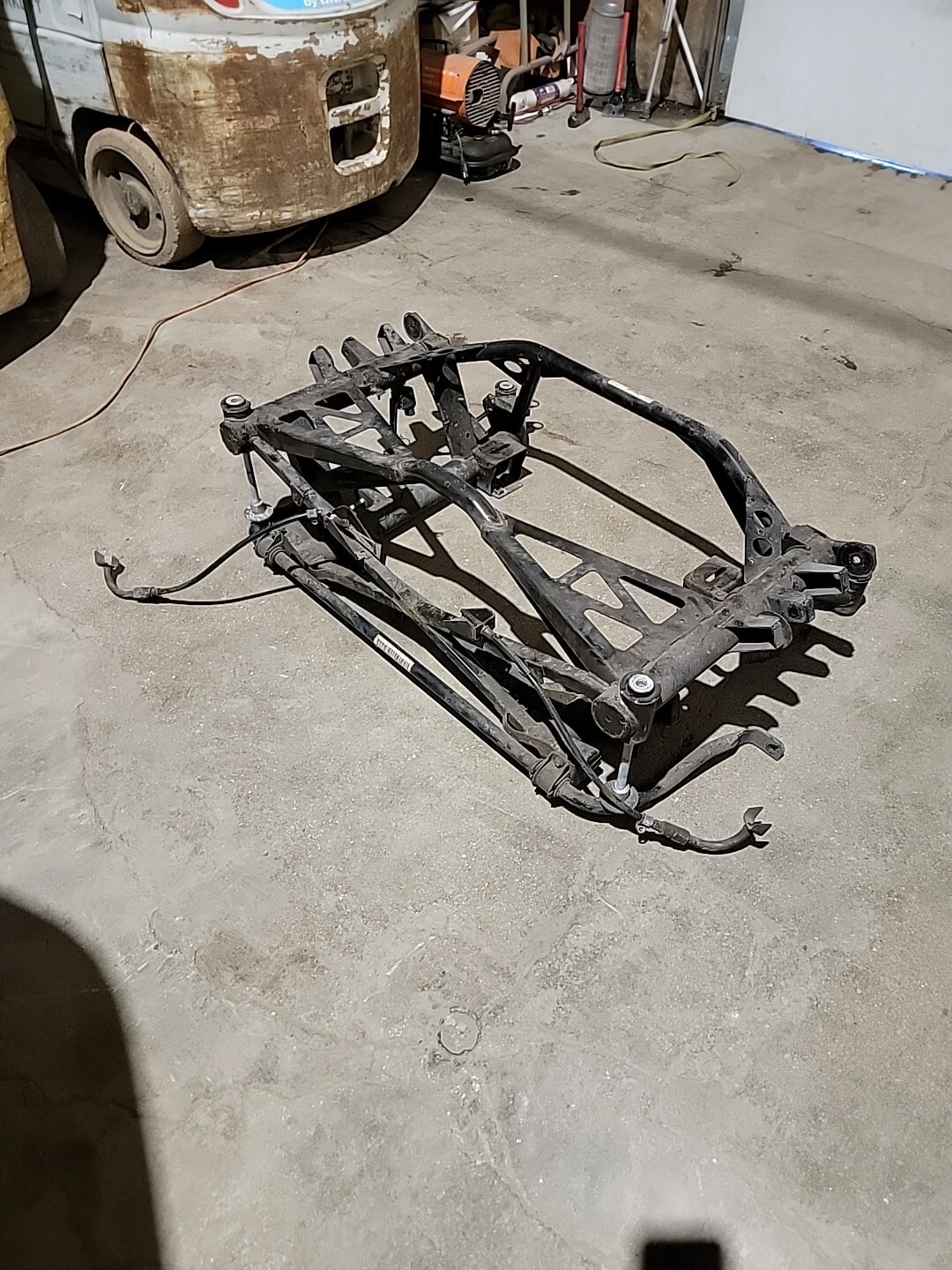2011 Aston Martin DB9 Rear Subframe Crossmember Oem