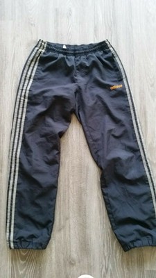 adidas mit grünen streifen