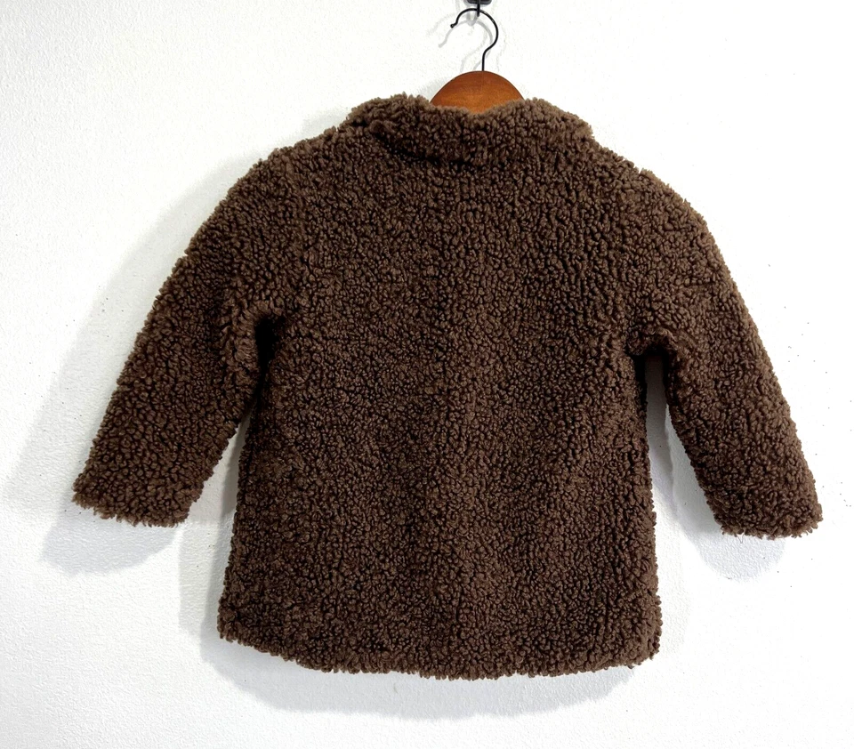 Zara Baby девочек 4-5 лет шоколадный букле искусственного меха пальто вишневый принт с подкладкой уютный - Изображение 2 из 4