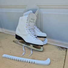 CCM Women's Leather Champion Deluxe Ice Skates White Size 9 with blade gaurds
