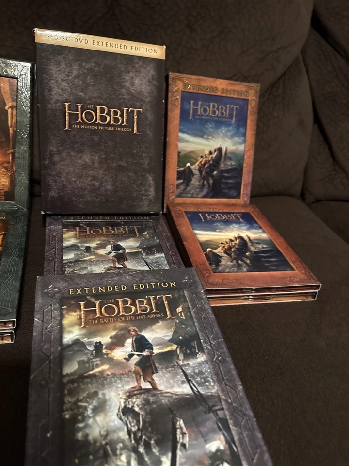 The Hobbit Motion Picture Trilogy Extended Edition 15-Disc DVD Box Set - Image 3 of 4