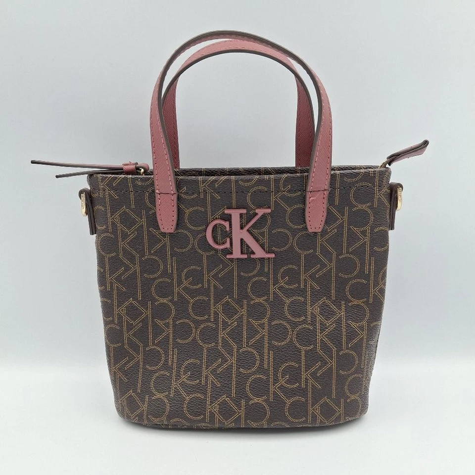 Calvin Klein CK 签名 PVC 棕色和 Terra 玫瑰小号斜挎包钱包 — 第 2/4 张图片