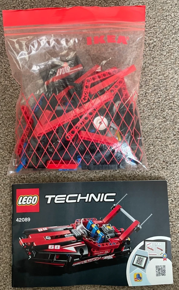 LEGO Technic 42089 Power Boat, photo 1 of 2