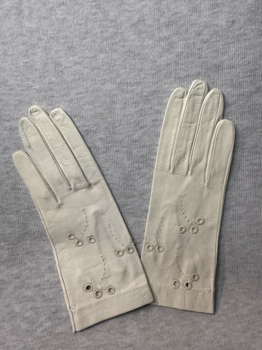 Vintage Woman’s Gloves Retro 1950’s Elegant White Leather Embroidered Fashion