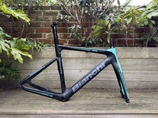 Bianchi Aria Carbon 53cm Disc Frameset Thru Axle. Suitable for 5’6” - 5’9”. 