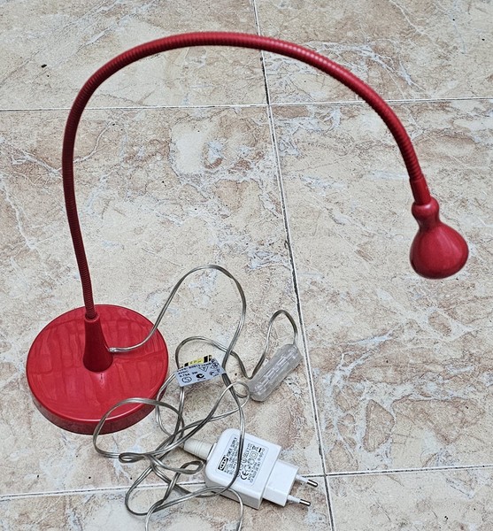 LAMPARA IKEA JANSJO MODERNISTA METALICA FLEXIBLE LED IDEAL PARA ESTUDIAR