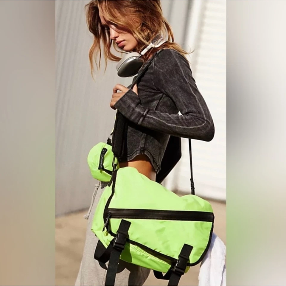 Nouveau Sac À Dos Messenger Free People Mouvement Move It All Vert Néon - Photo 1/4