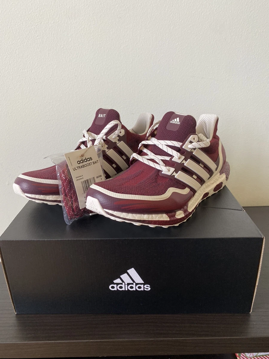 Adidas originals titan ultra 2025