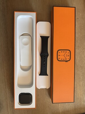 Apple Watch Hermès Series 8 GPS + Cellular, 41mm Space Black Stainless Steel 