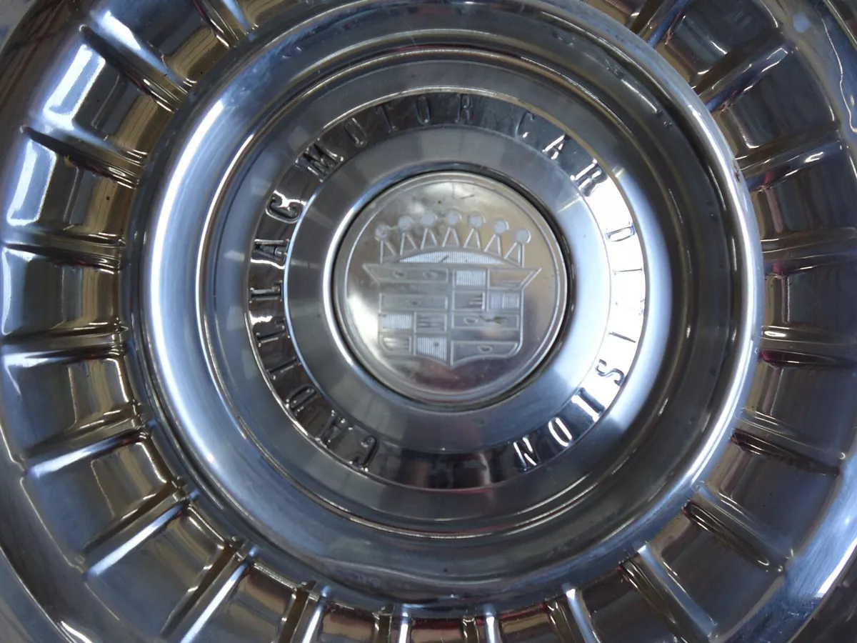 1959 cadillac hubcaps deals