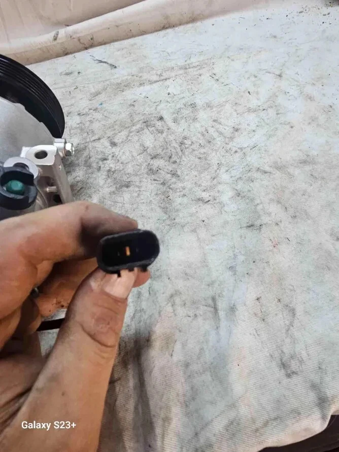 Compresor de aire acondicionado Hyundai Tucson Kia Sportage 2011-2017 97701-3Z500 Foto 2 de 4