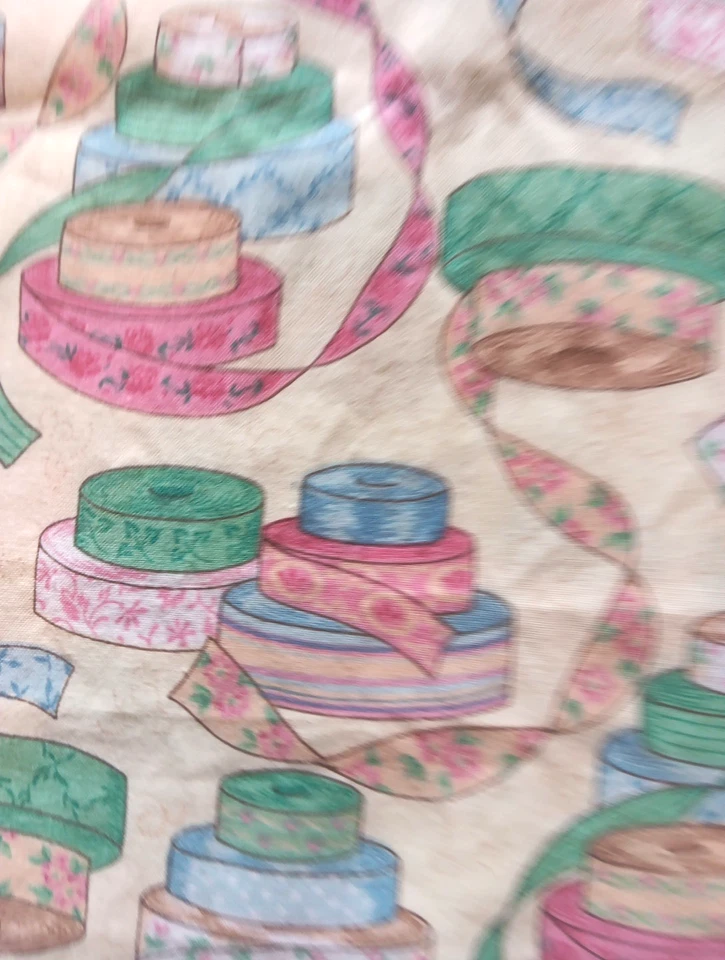 Cintas de cinta vintage 1994 tela tradiciones tela de algodón floral vendido por rosa Foto 3 de 4