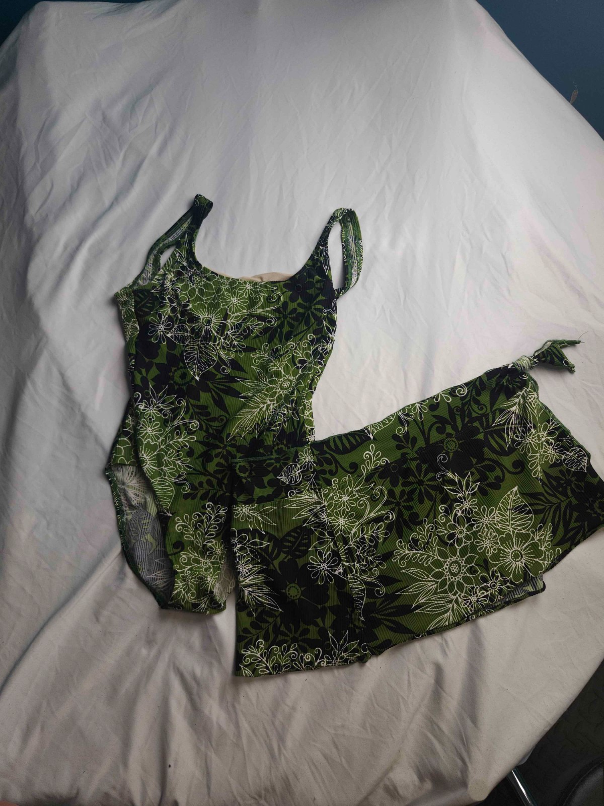 Catalina One Piece Swimsuit & Sarong Cover Up Set Womens Large 12/14 Green Beach