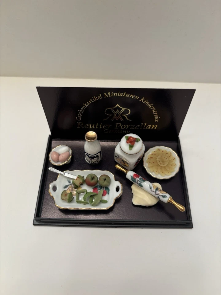Dollhouse Miniature Reutter Assorted Kitchen Accessories 1:12 Scale - Image 3 of 3
