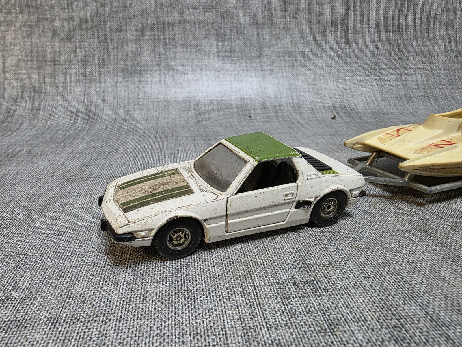 Corgi Toys Gift Set 37 Fiat & Power Boat Set Playworn - for resto