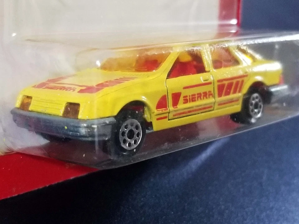 Majorette Ford Sierra / #272 / Amarillo con tampos rojos / Hecho en Francia Foto 4 de 4