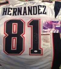 AARON HERNANDEZ Autographed Signed Jersey --JSA authentic! With signing picture!