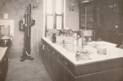 Examination Laboratory of the Medico-Legal Service 1914 - 4x6 Photo