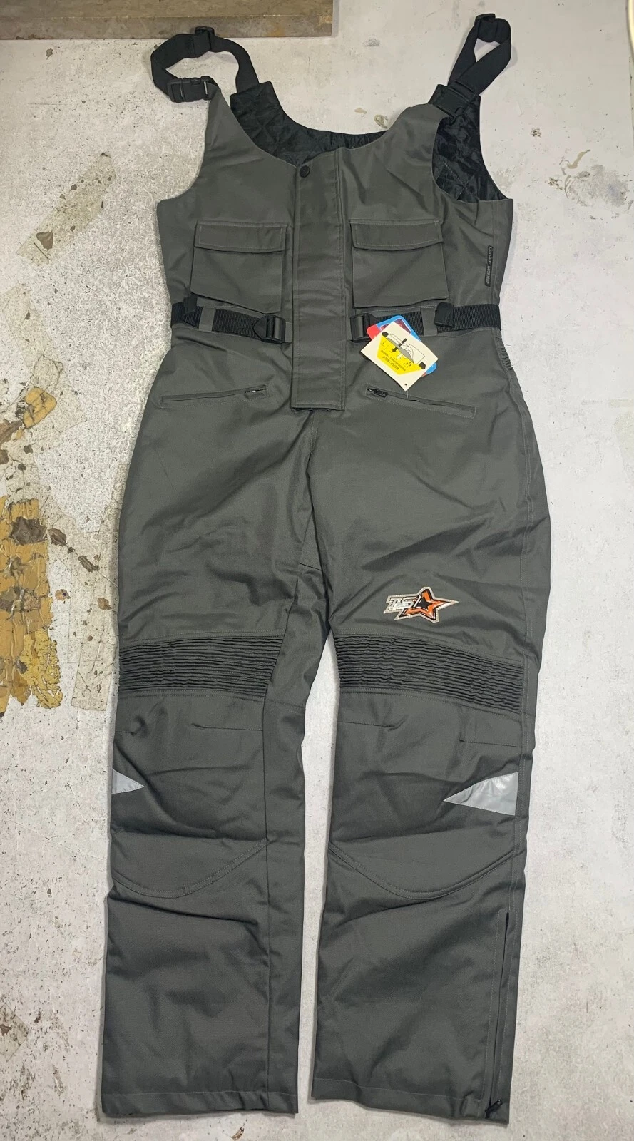 Heavy-Duty Insulated Bib Overalls for Outdoor Activities
Opens in a new window or tab