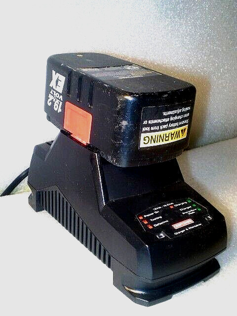 CRAFTSMAN 315.CH2020 OEM 12-19.2V Class 2 Battery Charger W/Battery!!!