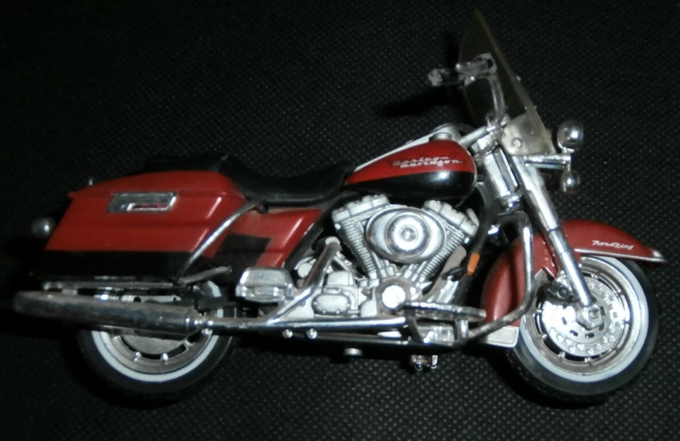 HARLEY DAVIDSON - MOTO - MAISTO - ROAD KING - Immagine 2 di 4
