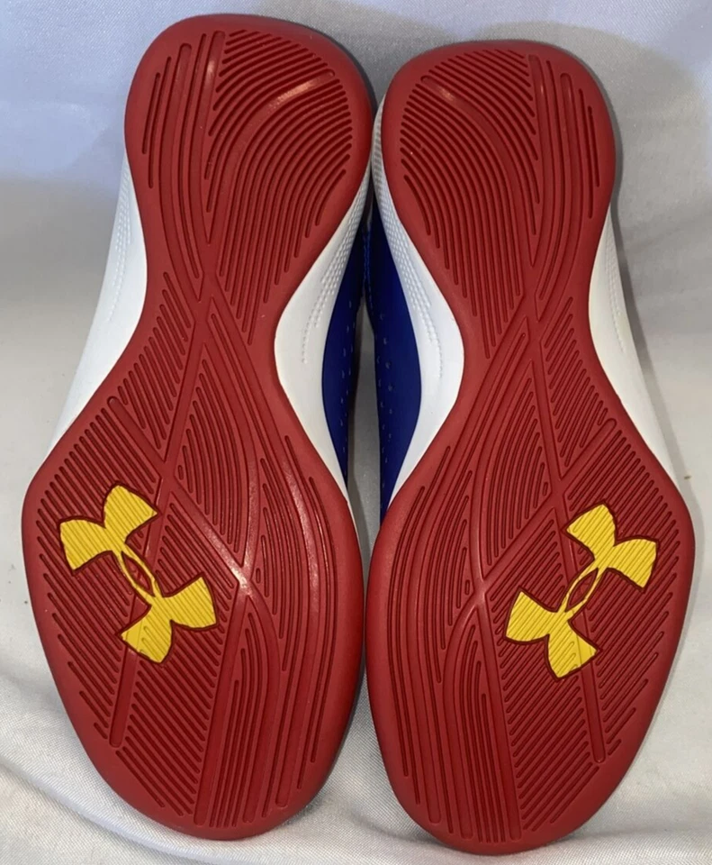 Zapatos de baloncesto Under Armour UA Torch 4.0 Superman para niños - juveniles - RAROS Foto 3 de 4