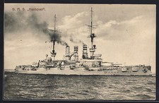 Buque de guerra SMS Hannover ara a través del mar