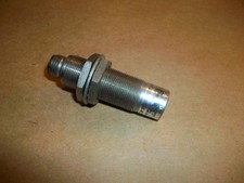 Allen Bradley Proximity Sensor 871TM-BHBN18-R3   20-25v AC/DC USED