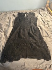 ADRIANNA PAPELL Laced Cocktail Dress V-Neck Lined - A-line Size 8 Pre Owned