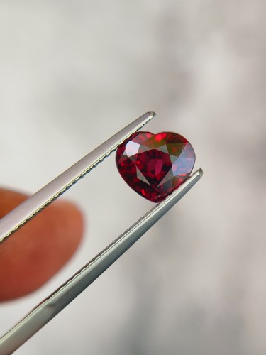 2.45 Cts 100% NATURAL VERY BEAUTIFUL RHODOLITE GARNET HEART SHAPE ! - Picture 3 of 8