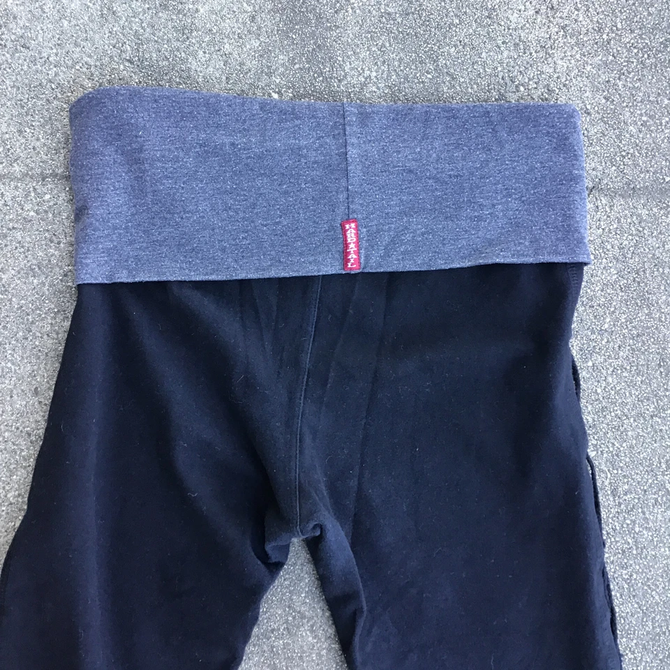 Pantalones de yoga Hard Tail medianos plegables sobre la cintura negros grises recortados Foto 2 de 4