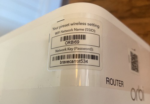 NETGEAR ORBI RBR10 ROUTER AND SATELLITE USED SCRATCHES (1) DC ADAPTER BUNDLE - Picture 4 of 9