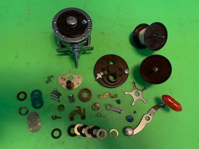 VINTAGE PENN SQUIDDER JR. NO. 146 FISHING REEL WITH ORIGINAL BOX+2