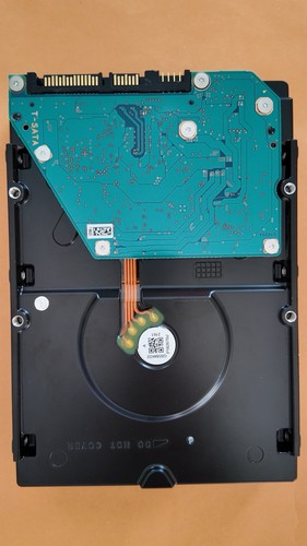 Toshiba 4TB 7200RPM SATA 3.5” HDD MG04ACA400E - Testato, Funzionante, Usato - Foto 2 di 3