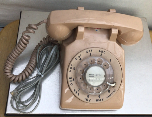Vintage 1960’s ITT TAN ROTARY TELEPHONE Beige with Booklet - 第 4/9 張圖片
