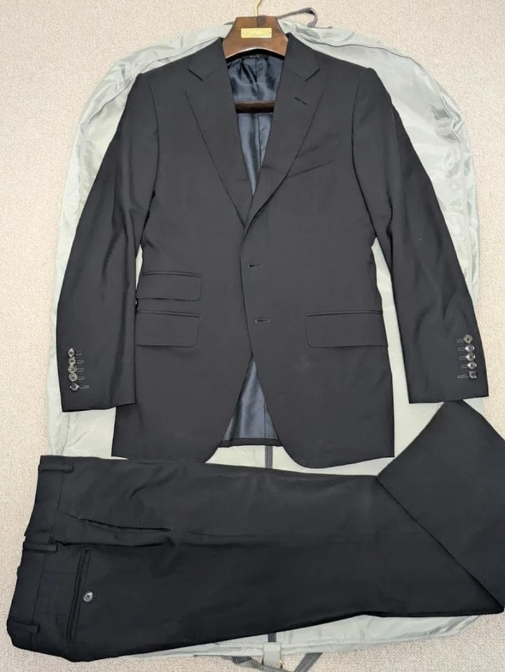 Reasonably priced Tom Ford O'Connor line navy suit worn by 007 7-44R 29.1in - Image 2 of 4