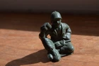 Marx 60 mm old vinyl plastic G.I. sitting w / canteen half, nice early 50's Marx