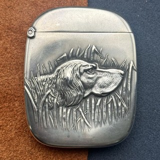 ANTIQUE STERLING SILVER DOG IN LONG GRASS MATCH SAFE W/ MONOGRAM SPORTING HUNT!!