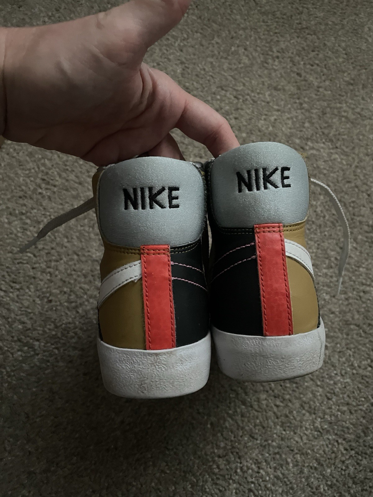 SAOLA Sneakers alte blazer Nike Youth taglia 4Y