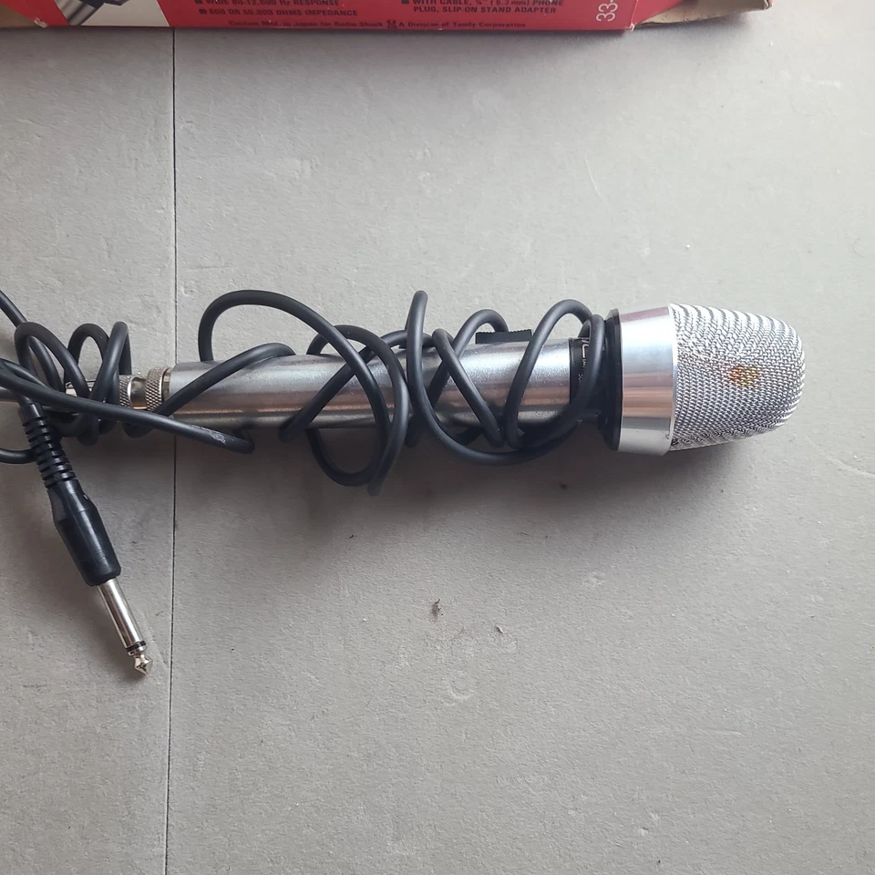 Realistic 33-992A Super Cardioid Dynamic Microphone Silver Mic W/ ORIGINAL BOX - Image 3 of 4