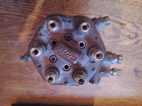 Kraftstoffmengenteiler Bosch 0438100011 Mercedes 280E W123 280SL M110 K-Jetronic