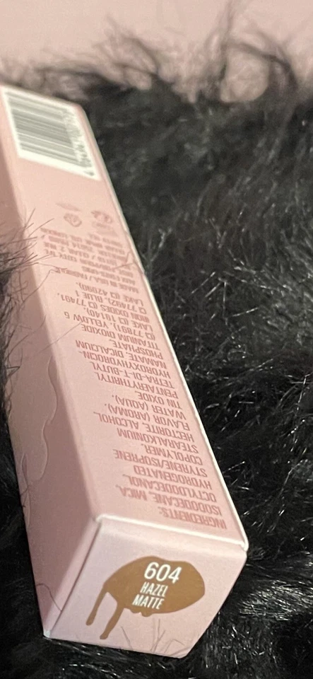 LipLiner Kylie Jenner “Bolso Ho” ¡Nuevo en Caja! Delineador de labios marrón Foto 3 de 4