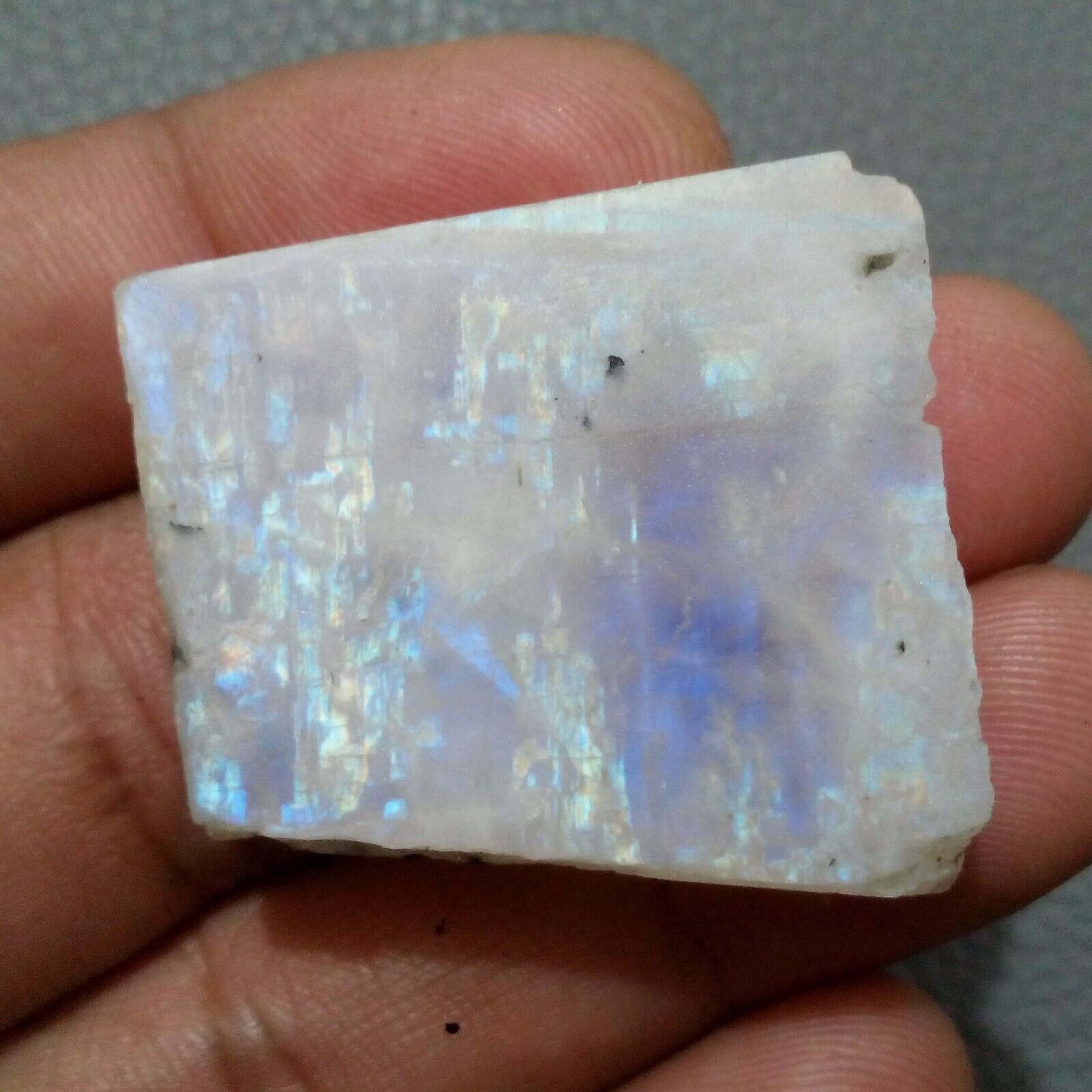Pierre De Lune Blanche Arc-en-ciel Naturelle – 11.20 Carats – Sri Lanka