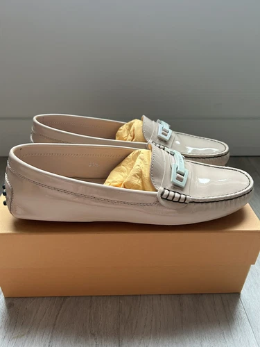 Scarpe da guida Tod’s Gommino in vernice rosa da donna taglia 10 US EU40